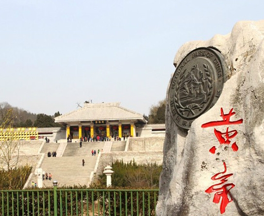 欧式科技婚礼 meets 幻熊：独特场地布置打造梦幻体验