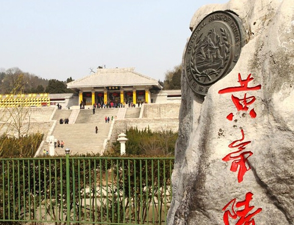 奇迹少女生日套餐：吊坠与蛋糕图片大全